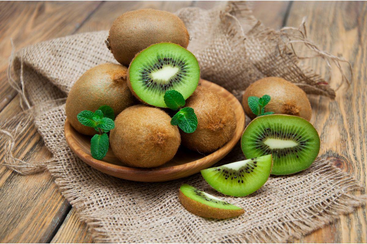 How To Tell If A Kiwi Is Ripe - How To Make Your Kiwi Ripen