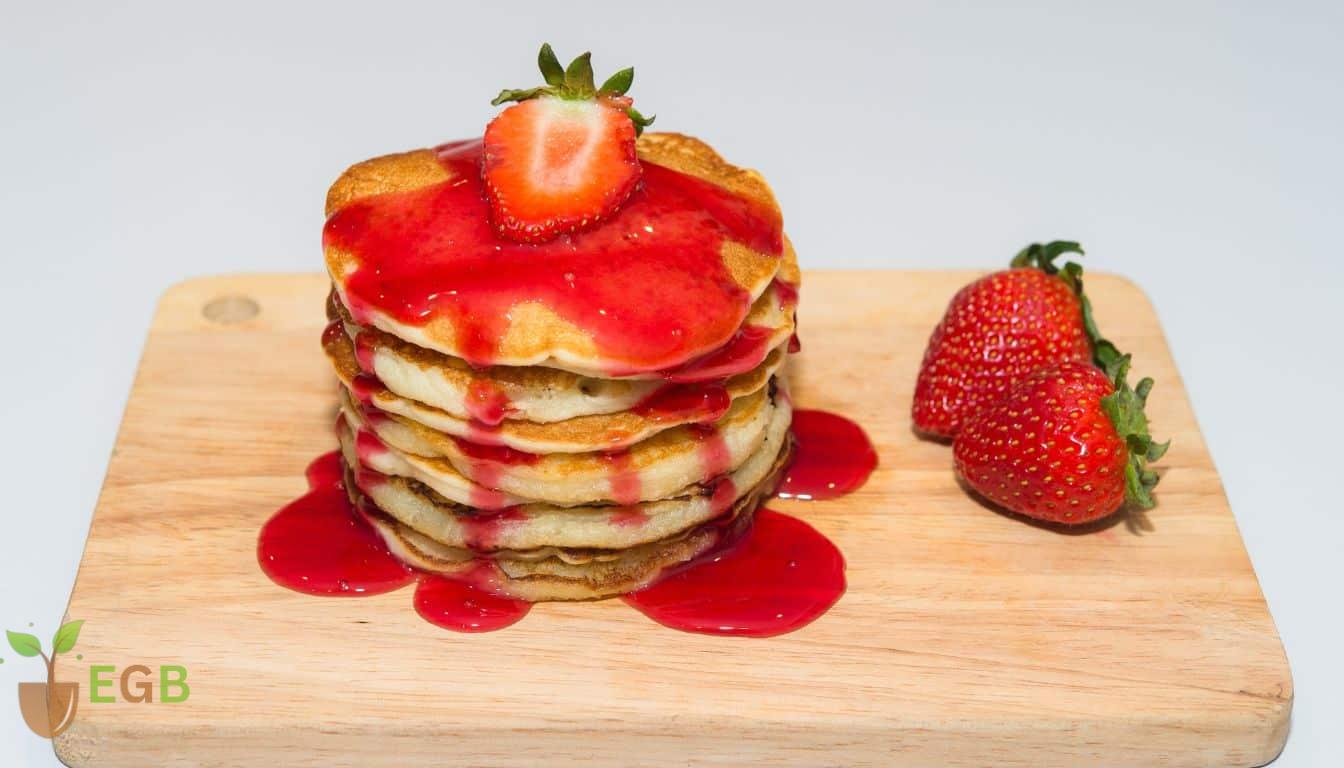 Delicious fresh strawberry pancakes 